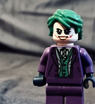 Lego Joker Minifigure (76023