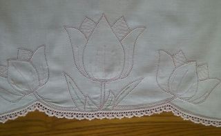 Pretty Vintage 18 " X42 " White Linen Runner Hand Embroidery & Crochet Tulips