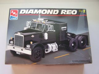 Vintage Amt/ertl Diamond Reo Tractor Truck 1:25 Model Kit 8137 Unbuilt