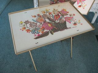 VINTAGE MCM SET OF 4 TV TRAYS SNACK WITH CARRIER RACK NEEDLEPOINT DESIGN LAVADA 3