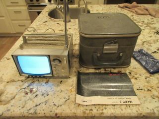 Vintage Sony Japan Micro Tv 5 - 303 W Transistor Television Receiver With Case