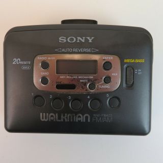 Sony Walkman Wm - Fx423 Radio Cassette Tape Player - Vtg Am/fm W/ Belt Clip