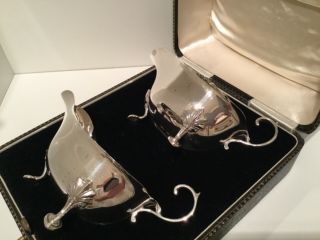 Cased Pair (2] Solid Sterling Silver Sauce Or Gravy Boats Elkington & Co 1940