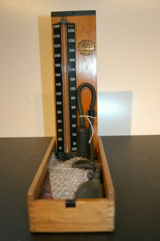 Vintage Baumanometer Blood Pressure Monitor Pre - Wwii (c.  1930s)