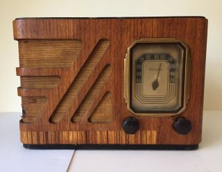 Vintage Philco Art Deco Wood Tube Tabletop Radio