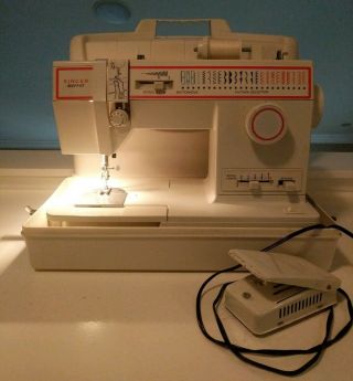 Vintage Singer Merritt Model 4552 Sewing Machine