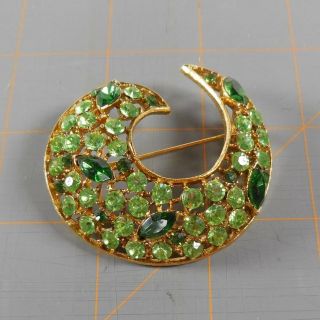 Vintage Green Rhinestone Swirl Brooch Pin Gold Tone 2.  1 " X 1.  9 "