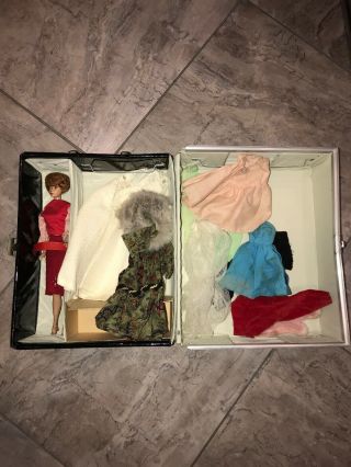Vintage 1961 Barbie Doll And Case With 10 Accesories 3