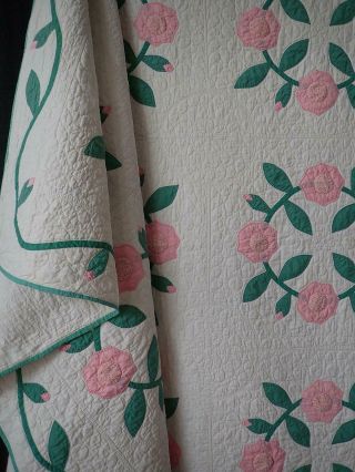 Incredible Quilting Vintage 30s Applique Pink & Green Wreath Quilt 73x73