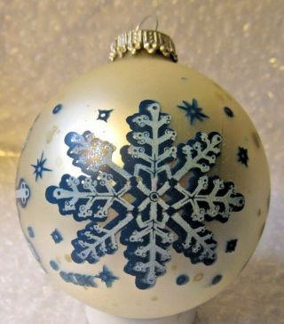Vintage Christmas Tree Ornament Round Blue And Light Blue & White Snowflakes