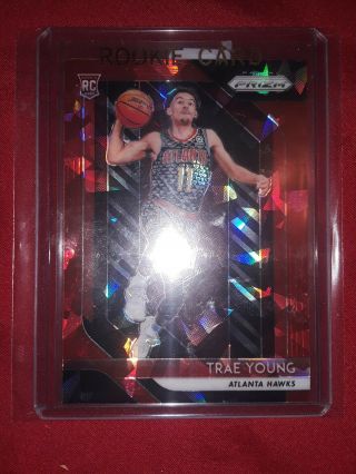 2018 - 19 Panini Prizm Trae Young Red Cracked Ice Rc - Atlanta Hawks Rookie