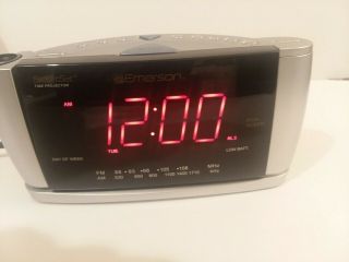 Emerson Research Smartset Alarm Clock Radio Time Projector Am/fm Dual Cks3528