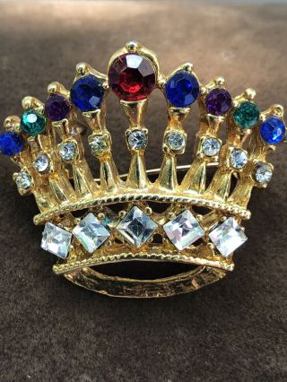 Vintage Jewelry Gorgeous Royal Multi Color Red Blue Rhinestone Crown Brooch Pin