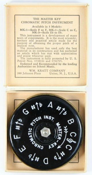 Wm Kratt Co Master Key A - 440 Vintage Chromatic Pitch Pipe Instrument 13 Keys