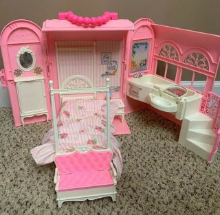 Vintage Barbie Playset Pink Fold Up Doll House Bathtub Bathroom Spa Case 1998