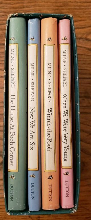 Vintage 4 Book Box Set Of " Winnie The Pooh " 1988 A.  A.  Milne Hardcover Books