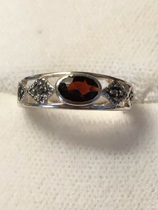 Vintage Dainty Oval Garnet Sterling Silver Ring Size 6