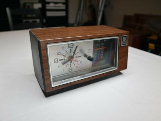 Vintage General Electric Ge 7 - 4550c Walnut Grain Polystyrene Alarm Clock Radio