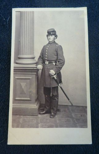 Antique Civil War Cdv Photo - Union Officer / Soldier With Sword J.  Cady