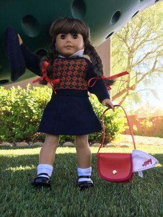 American Girl Molly Doll In Complete Meet Outfit
