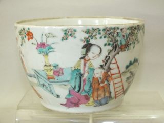 A Chinese Porcelain Bowl With Painted Figures Decor 19thc Red Seal Mark