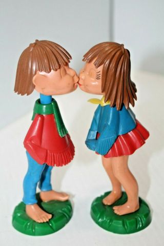 Vintage Magneto Made In West Germany Kissing Dolls Boy Girl Bobble Heads