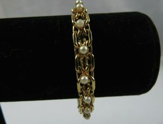 Vintage Classic Gold Tone Bracelet With Faux Pearl Details 6 3/4 "