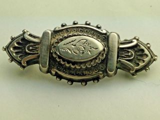Antique 1895 Aj Smith England Sterling Silver Etched Aesthetic Movement Brooch