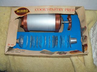 Vintage Mirro Cooky Pastry Press With 12 Cookie Discs,  2 Decorating Tips W/ Box