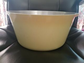 Vintage Club Aluminum Yellow/gold Stock Pot - 11 1/2 " Wide And 5 3/4 " Deep