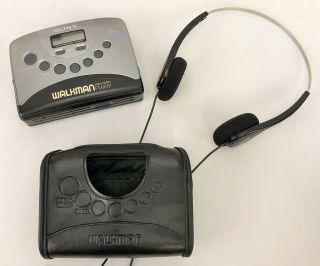 Vintage Sony Walkman Wm - Fx251 Fm/am Radio Cassette Player W/ Case & Headphones