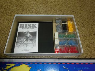 RISK The World Conquest Battlefield Board Game Parker Bros Vintage 1998 Complete 3