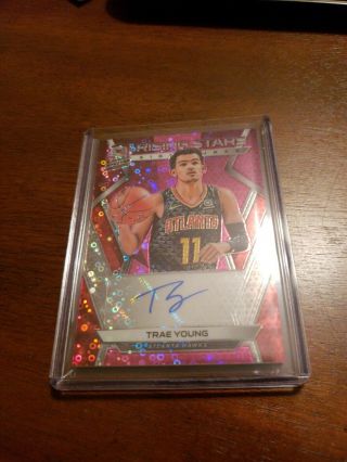 2018 - 19 Spectra Rising Stars Rc Auto - Trae Young (12/25)