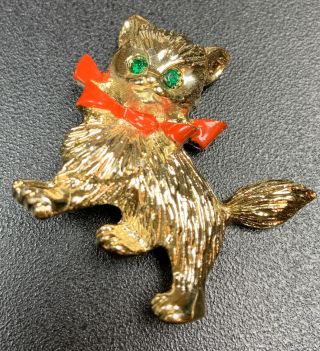 Vintage Brooch Pin 1.  5” Gold Tone Cat Figural Green Faceted Rhinestones