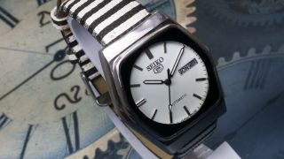 Vintage Seiko 5 Day Date Automatic Mechanical Movement Mens Wrist Watch B24 Z
