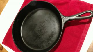 Vintage 8 Griswold Cast Iron Skillet.  704.  Small Logo.  11 " X 15 1/4 ".
