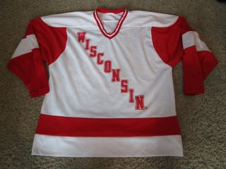 Vintage University Of Wisconsin Badgers Ncaa White Red Hockey Jersey Ksa Xl