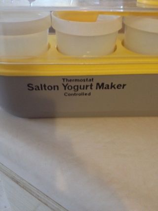 Salton Yogurt Maker Model Gm - 5 Thermostat Controlled 5 Milk Glass Jars Vintage