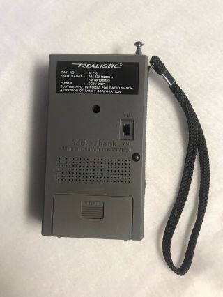Vintage REALISTIC Radio Shack 12 - 718 Portable AM/FM Pocket Radio 3