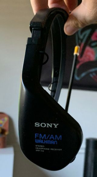 Vintage Sony Walkman Sports Am/fm Radio Headphone Receiver Srf - H2 Headset