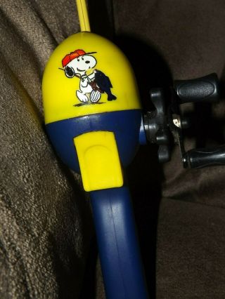 Vintage Remco Peanuts Snoopy Dog Fishing Pole Rod & Reel Blue & Yellow