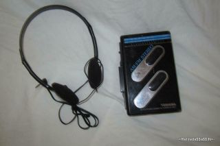Vtg Toshiba Am/fm Stereo Radio Cassette Player Kt - 4017,  Belt Clip Walkman