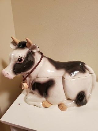 Vintage Cow Cookie Jar,  Pre - Owned Tiny Chip On Back Of Lid