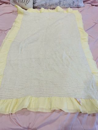 Vtg Yellow Waffle Weave Thermal Acrylic Baby Blanket Nylon Trim 100 Acrilan