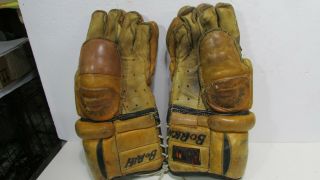 Vintage Armourist 17 Canada Leather Ice Hockey Gloves Armadillo