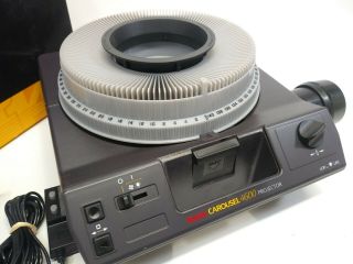 Vintage Kodak Carousel 4600 Slide Projector w/140 Slide Tray,  Remote & Extension 2