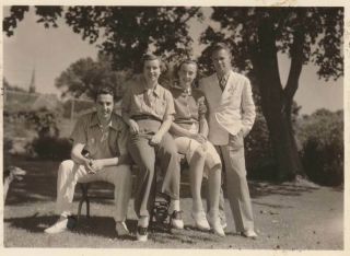 A323 - Lady In Saddle Shoes Sitting With Friends - Old/vintage Photo Snapshot