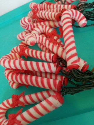 20 Vintage Strand Christmas Lights With Plastic Candy Cane Covers & Red Bows