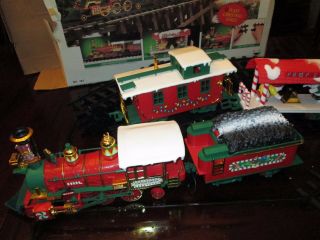 VTG Musical Christmas Express Train No.  183 Bright 95 Realistic Locomotive 2
