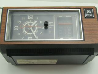 Vintage General Electric GE AM FM Clock Radio 7 - 4553C Walnut Grain Finish 2